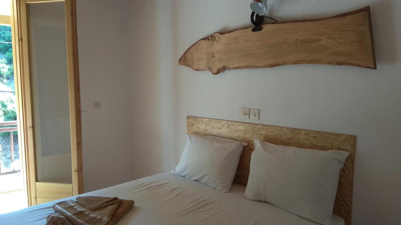 Pension Oasis Votsi  Esterno foto