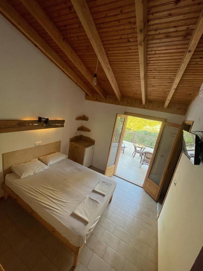 Pension Oasis Votsi  Esterno foto
