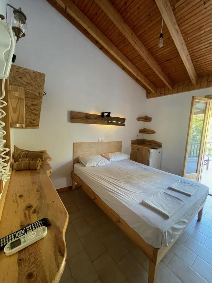 Pension Oasis Votsi  Esterno foto
