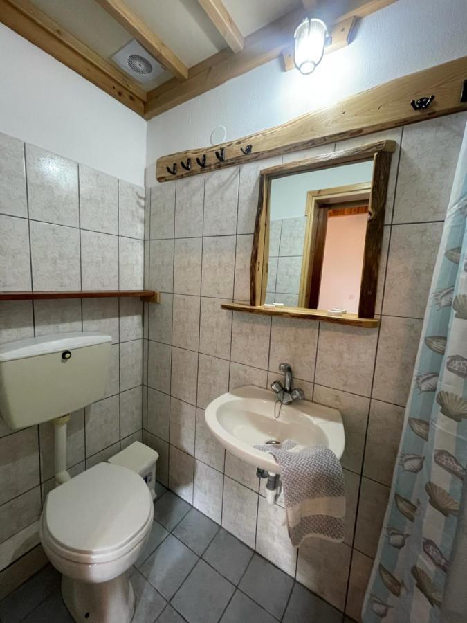 Pension Oasis Votsi  Esterno foto